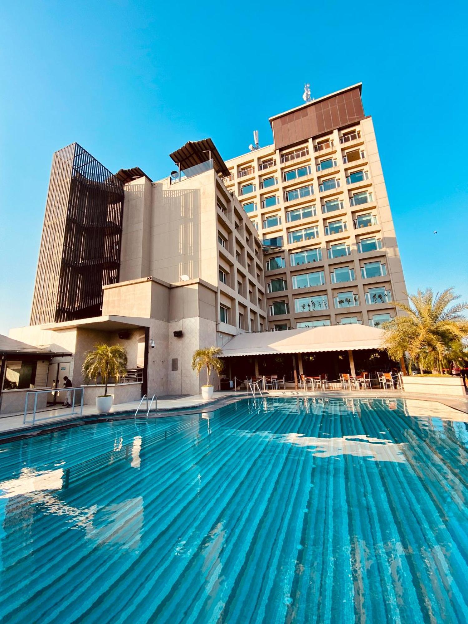 The Landmark Towers كانبور المظهر الخارجي الصورة